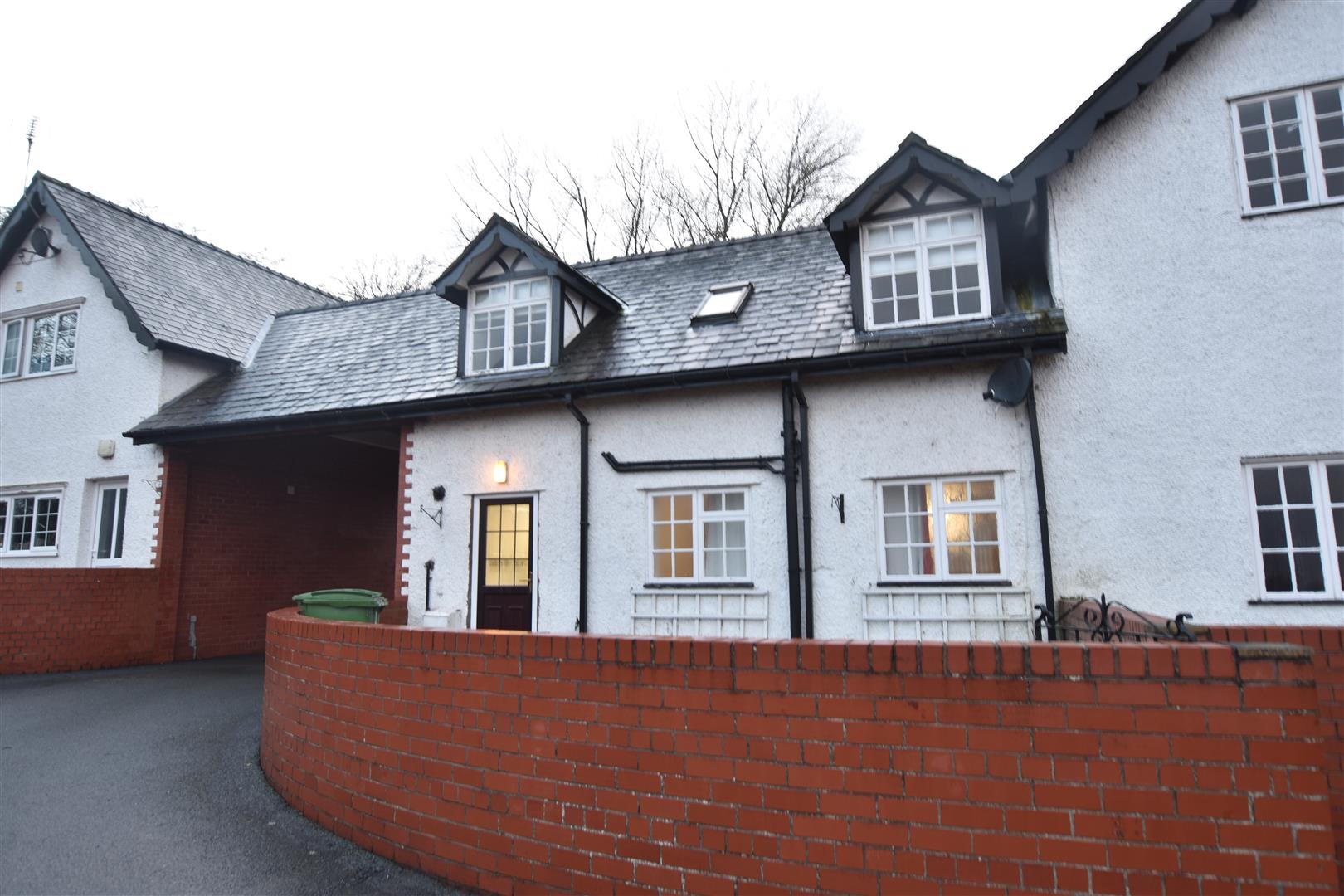 For Sale 2 Bed House mews